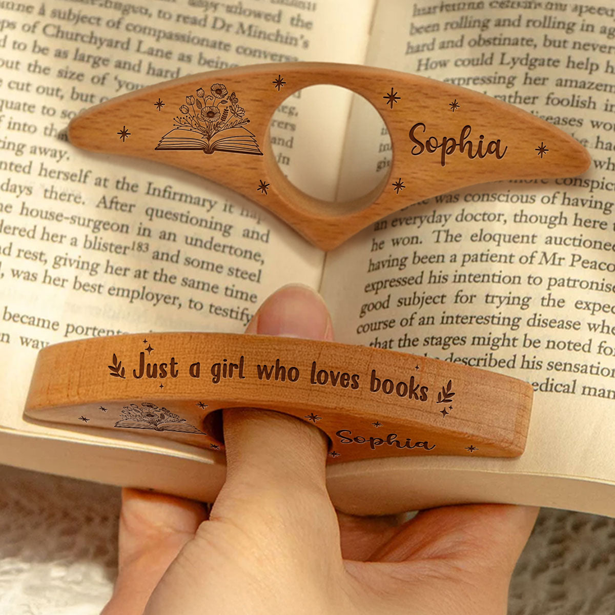 Boekenlegger met naam in gebruik